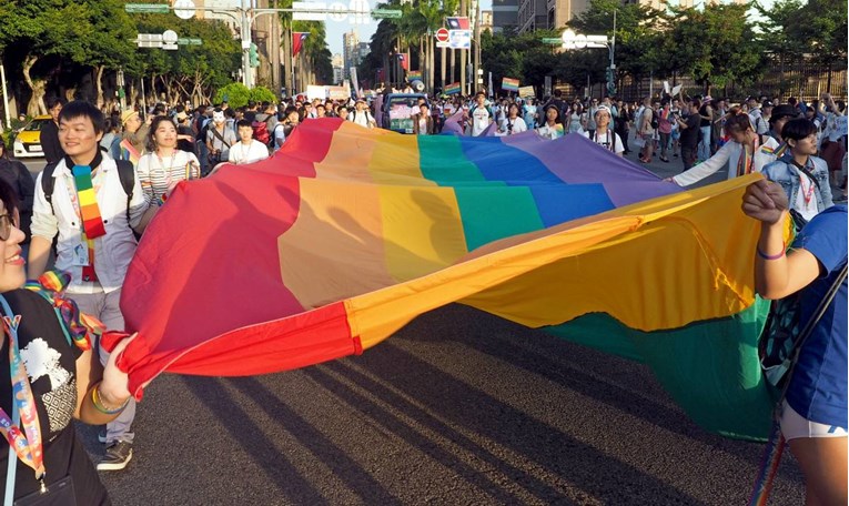 Ekvador odobrio sklapanje istospolnih brakova
